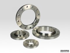 What is a carbon steel flange and how is it installed and used?